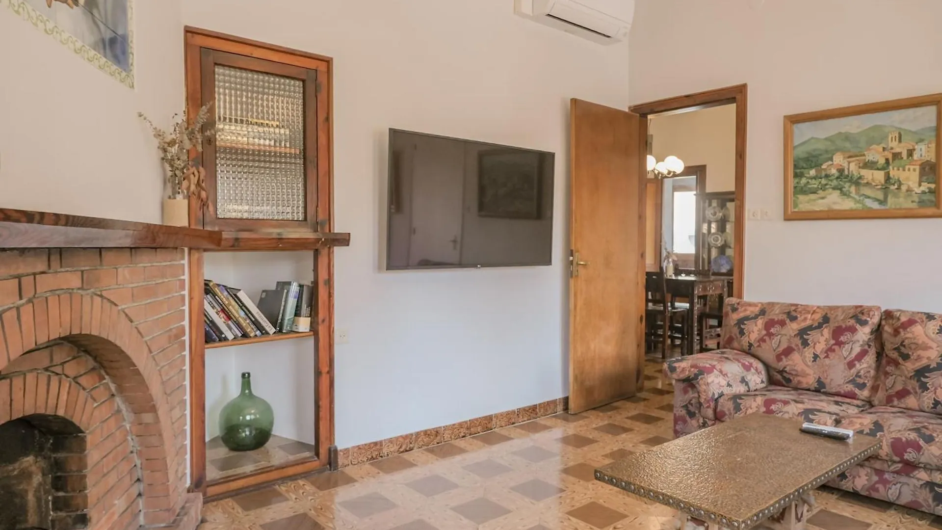 Chalet Can Severi, Casa Con Historia En Besalú Spagna