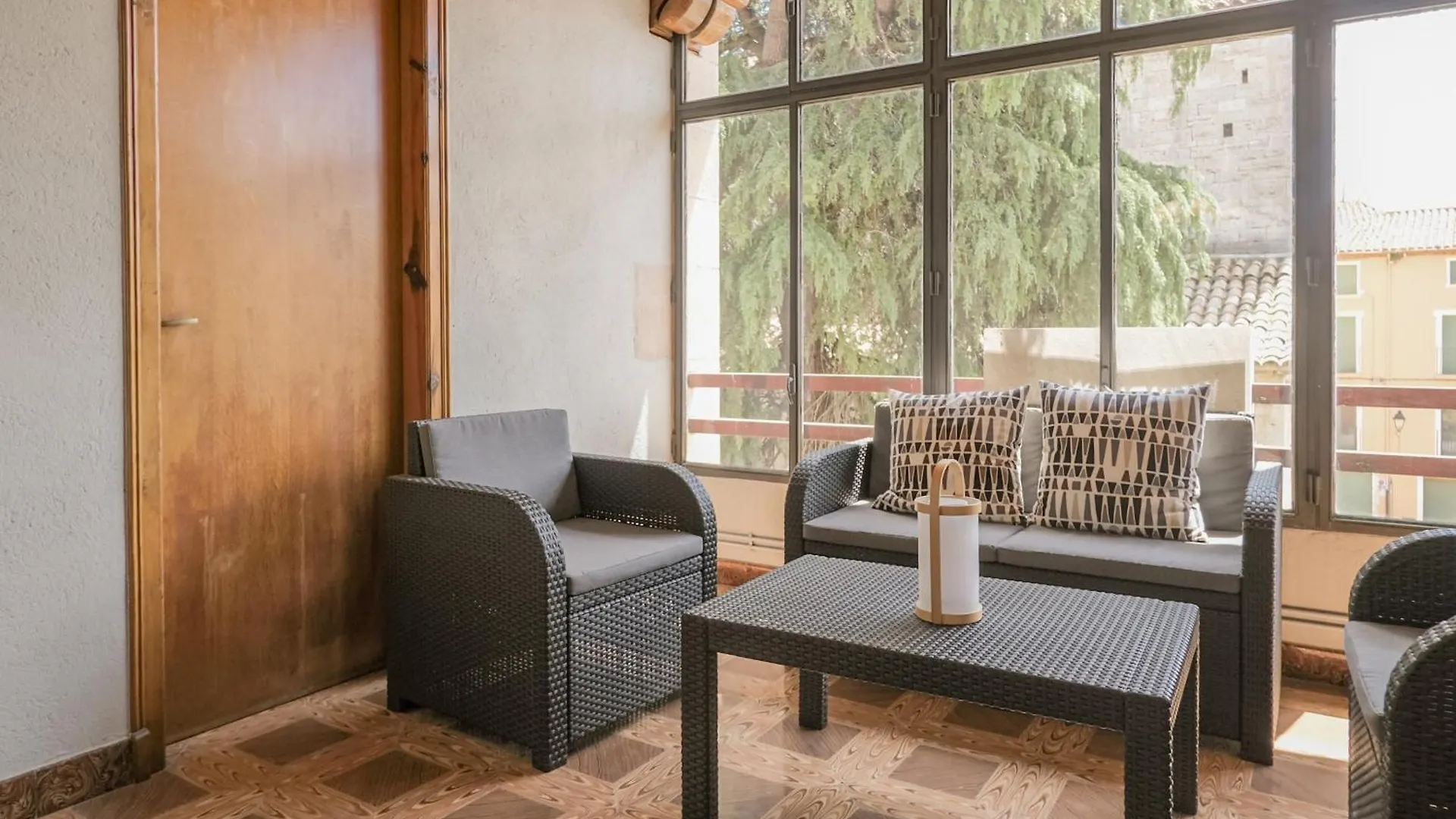Can Severi, Casa Con Historia En Besalú Spagna